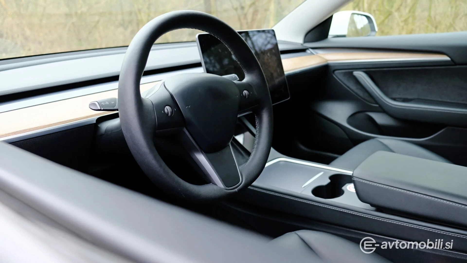 Tesla Model S 2024 – fotografija 1